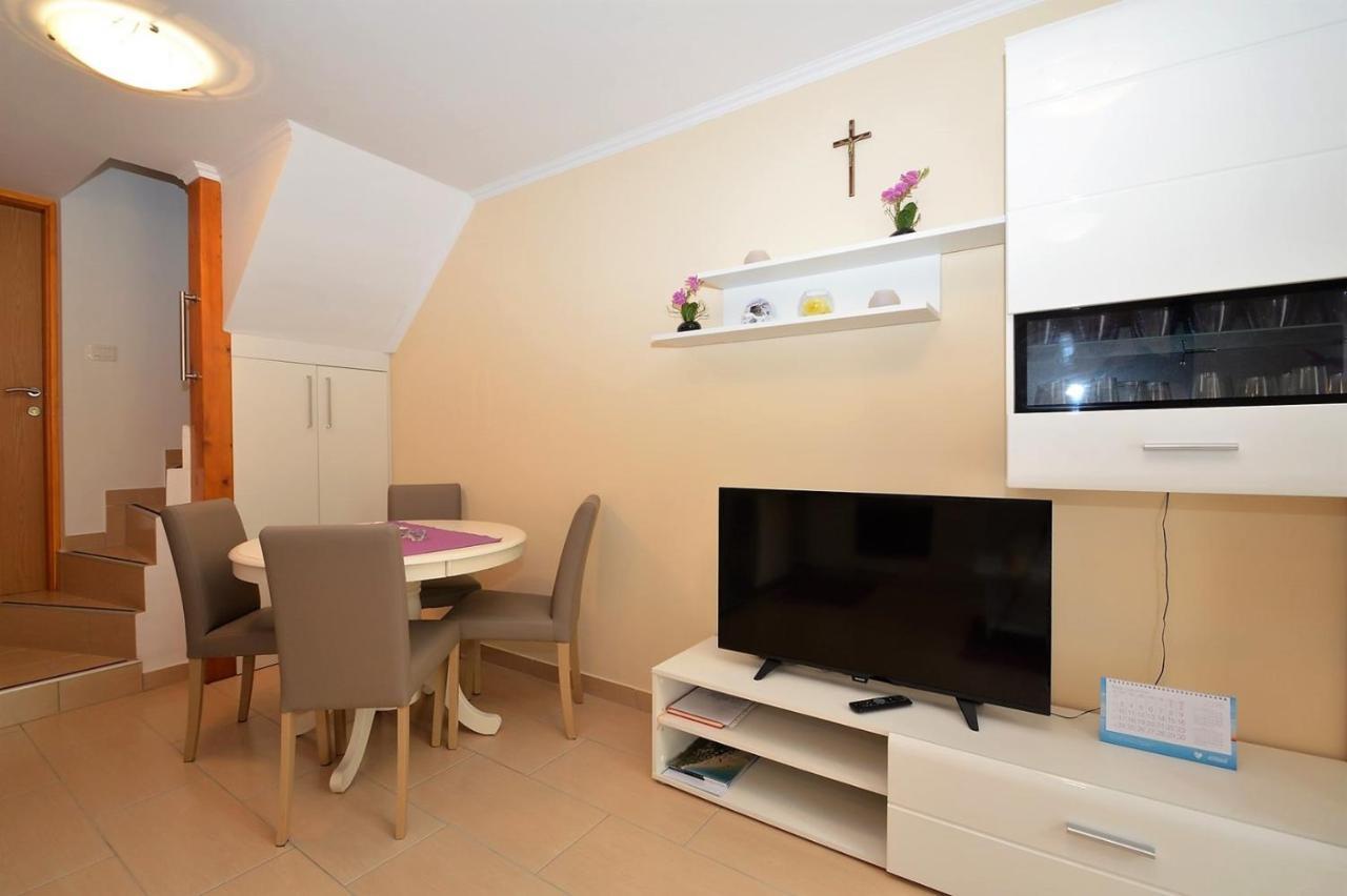 Apartment Hrasta Vrana  Экстерьер фото